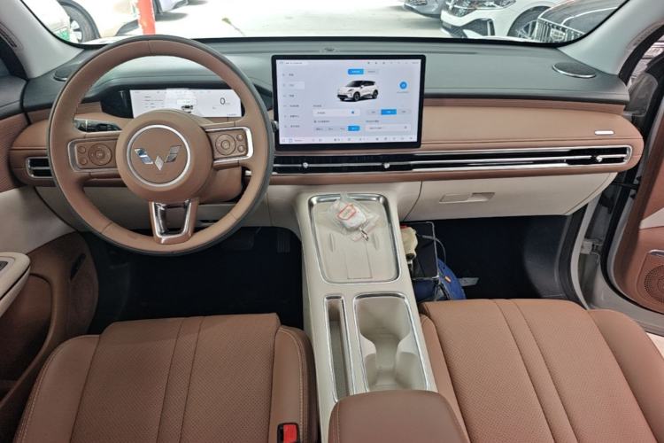 Used Wuling Bingo S 2025 Model 325km Deluxe Edition Center Console