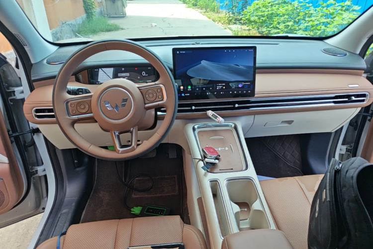 Used Wuling Bingo S 2025 Model 325km Deluxe Edition Center Console