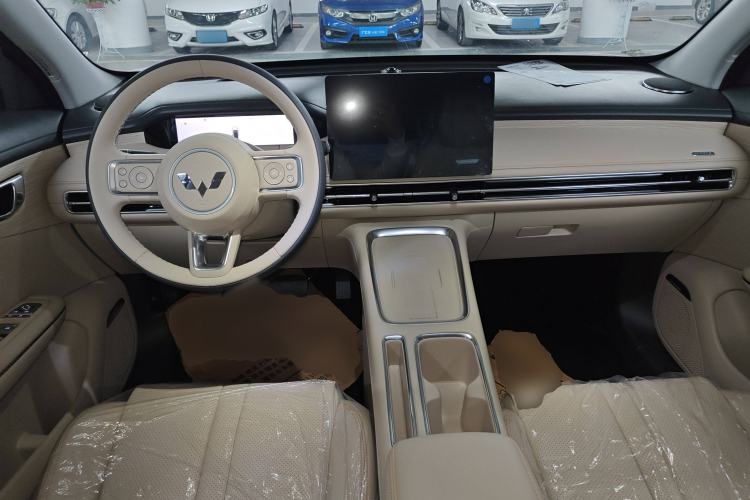 Used Wuling Bingo S 2025 Model 325km Deluxe Edition Center Console