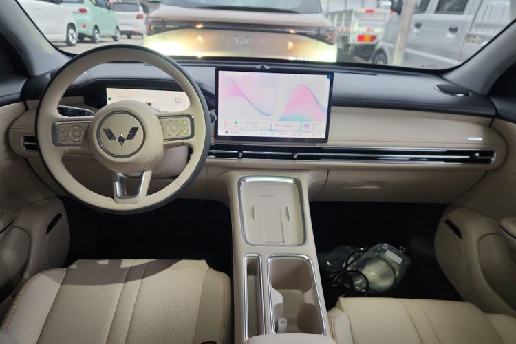 Used Wuling Bingo S 2025 Model 430km Deluxe Edition Center Console