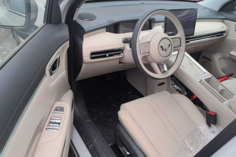 Used Wuling Bingo S 2025 Model 325km Flagship Edition Driver Seat