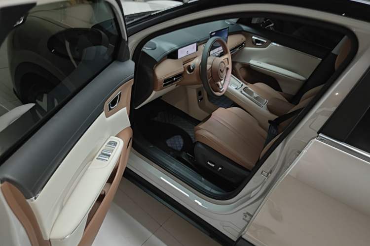 Used Wuling Bingo S 2025 Model 430km Flagship Edition Driver Seat