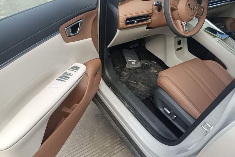 Used Wuling Bingo S 2025 Model 325km Flagship Edition Driver Seat