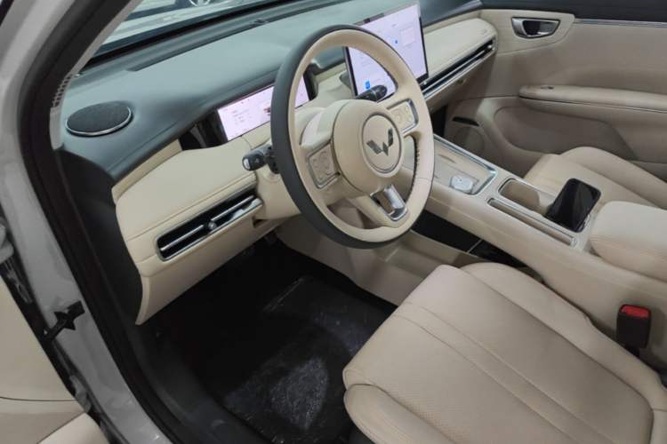 Used Wuling Bingo S 2025 Model 325km Flagship Edition Driver Seat