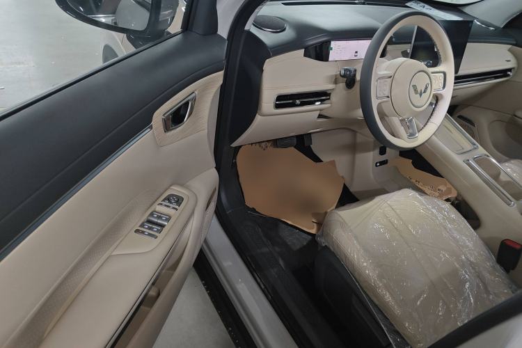Used Wuling Bingo S 2025 Model 325km Deluxe Edition Driver Seat