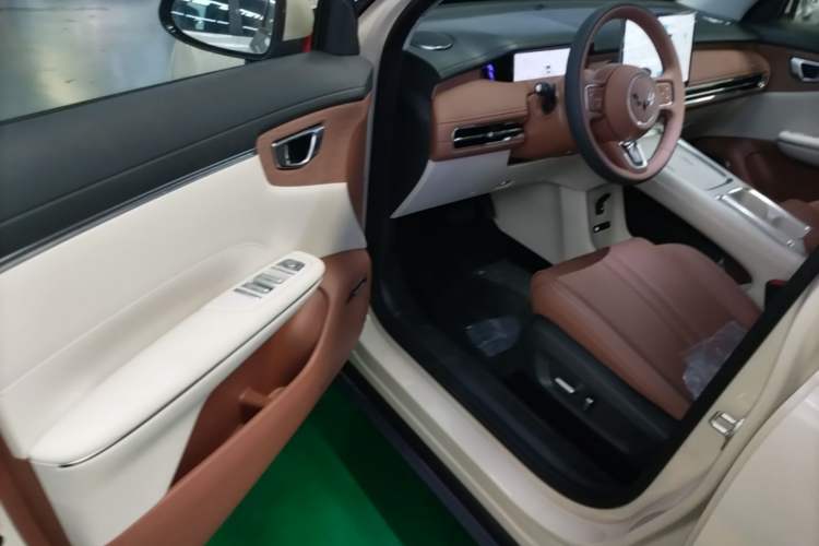 Used Wuling Bingo S 2025 Model 430km Flagship Edition Driver Seat