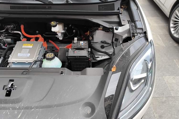 Used Wuling Bingo S 2025 Model 430km Flagship Edition Engine Bay Left