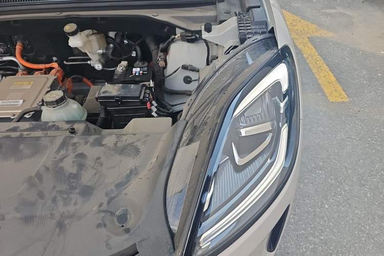 Used Wuling Bingo S 2025 Model 430km Flagship Edition Engine Bay Left