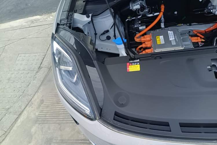 Used Wuling Bingo S 2025 Model 325km Flagship Edition Engine Bay Right