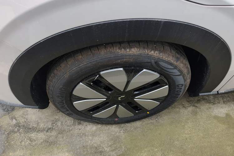 Used Wuling Bingo S 2025 Model 325km Deluxe Edition Exterior 4