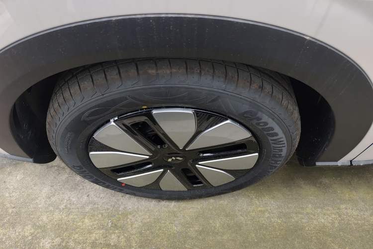 Used Wuling Bingo S 2025 Model 325km Deluxe Edition Exterior 4