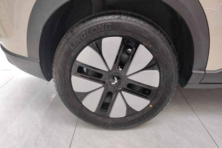 Used Wuling Bingo S 2025 Model 325km Deluxe Edition Exterior 5