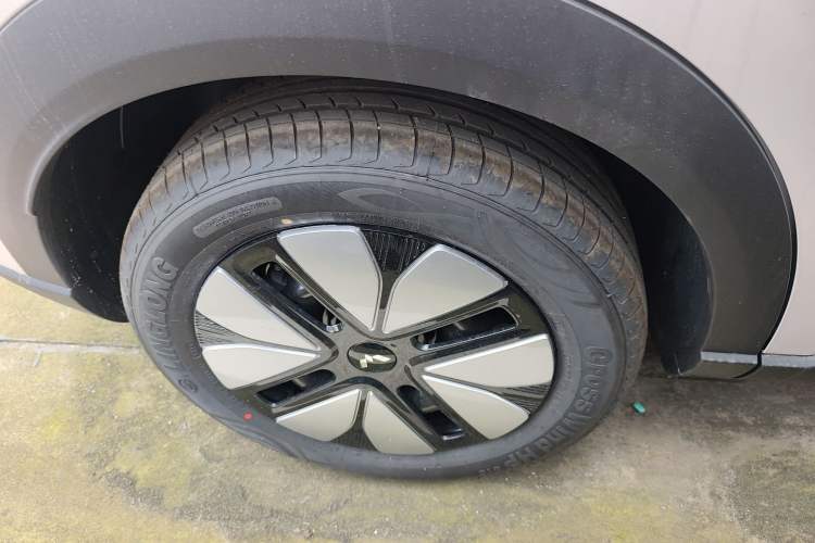 Used Wuling Bingo S 2025 Model 325km Deluxe Edition Exterior 5