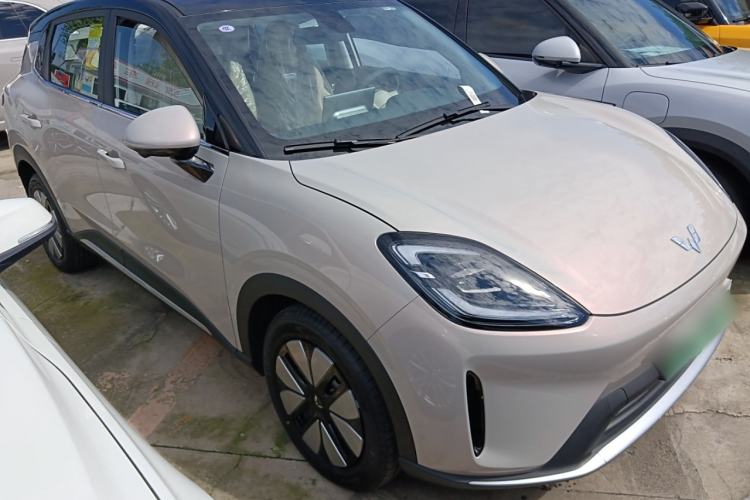Used Wuling Bingo S 2025 Model 325km Deluxe Edition Front Right 45 Deg