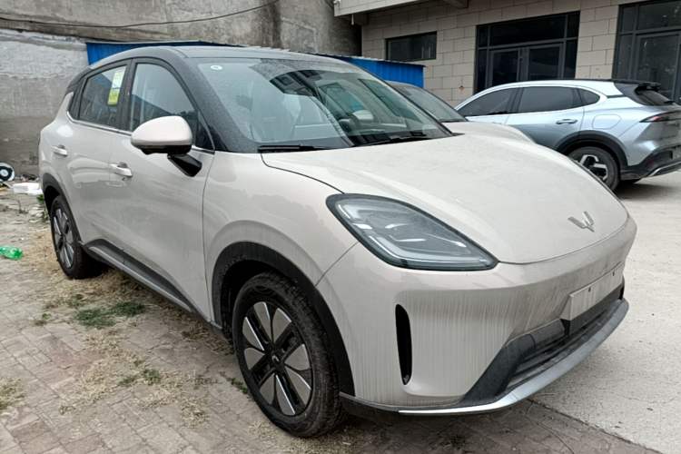 Used Wuling Bingo S 2025 Model 325km Deluxe Edition Front Right 45 Deg