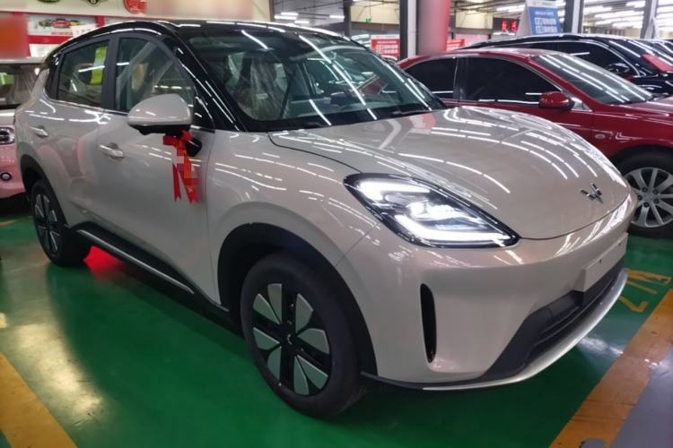 Used Wuling Bingo S 2025 Model 325km Deluxe Edition Front Right 45 Deg