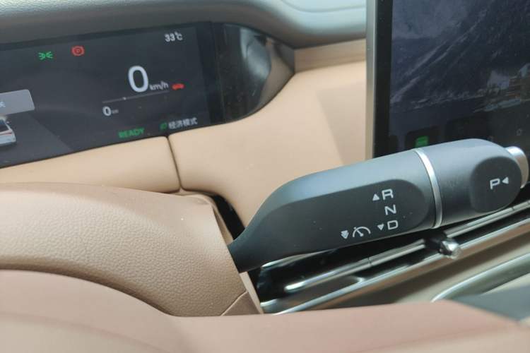 Used Wuling Bingo S 2025 Model 430km Flagship Edition Gear Lever
