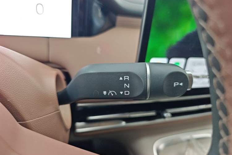 Used Wuling Bingo S 2025 Model 325km Deluxe Edition Gear Lever