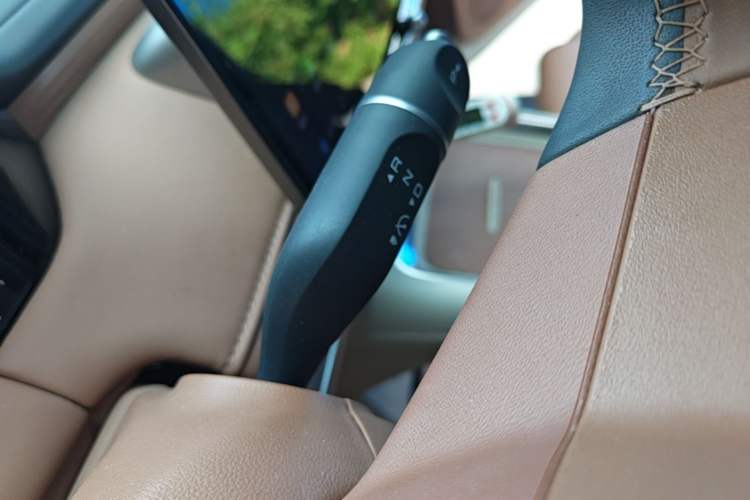Used Wuling Bingo S 2025 Model 325km Deluxe Edition Gear Lever