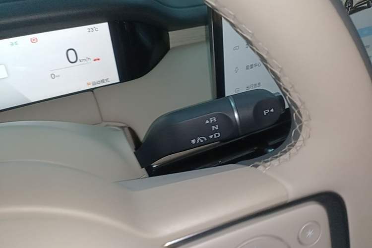 Used Wuling Bingo S 2025 Model 325km Flagship Edition Gear Lever