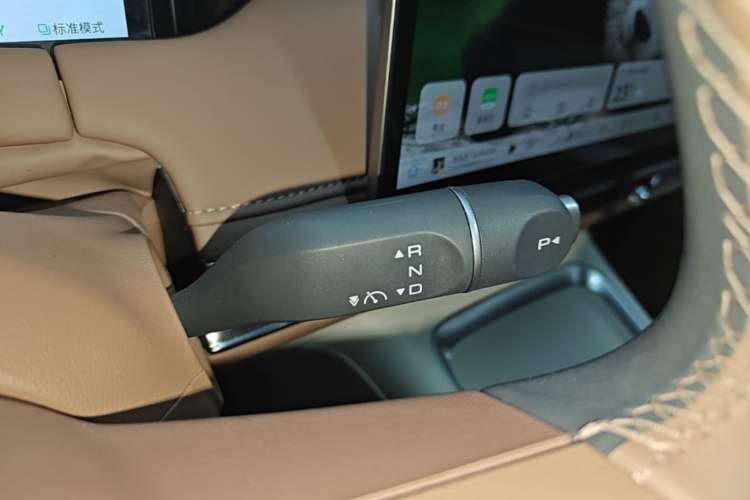 Used Wuling Bingo S 2025 Model 430km Flagship Edition Gear Lever