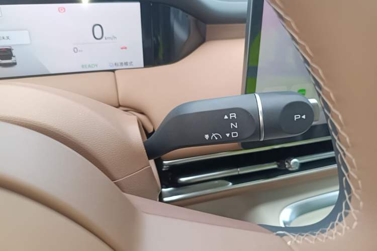 Used Wuling Bingo S 2025 Model 325km Flagship Edition Gear Lever