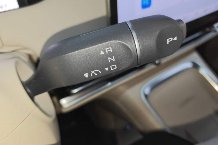 Used Wuling Bingo S 2025 Model 325km Flagship Edition Gear Lever