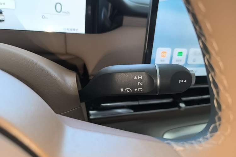 Used Wuling Bingo S 2025 Model 325km Deluxe Edition Gear Lever