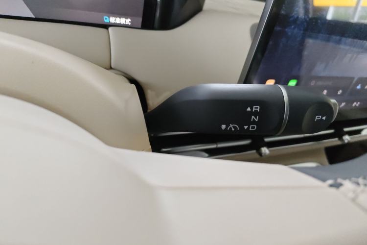Used Wuling Bingo S 2025 Model 325km Deluxe Edition Gear Lever
