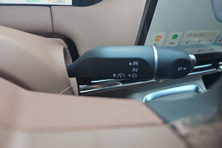 Used Wuling Bingo S 2025 Model 430km Flagship Edition Gear Lever