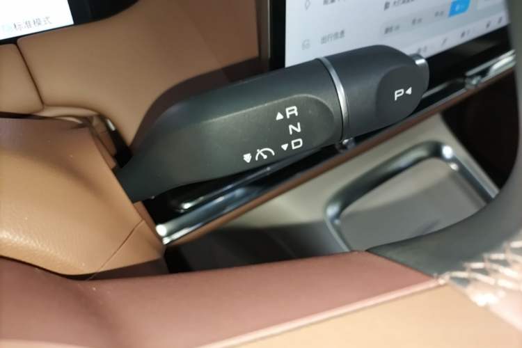 Used Wuling Bingo S 2025 Model 430km Flagship Edition Gear Lever