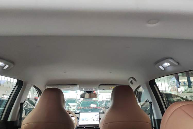 Used Wuling Bingo S 2025 Model 325km Deluxe Edition Headliner