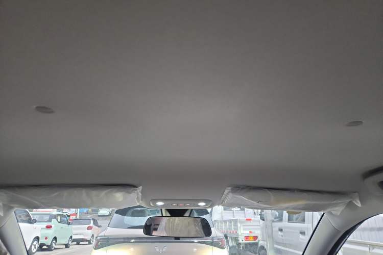 Used Wuling Bingo S 2025 Model 430km Deluxe Edition Headliner