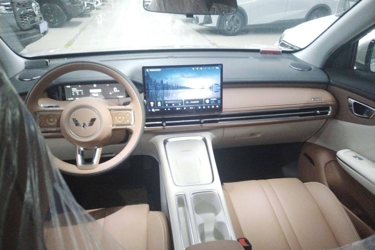 Used Wuling Bingo S 2025 Model 325km Deluxe Edition Interior 3