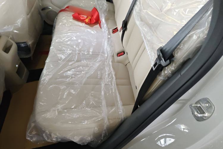 Used Wuling Bingo S 2025 Model 325km Deluxe Edition Interior 3