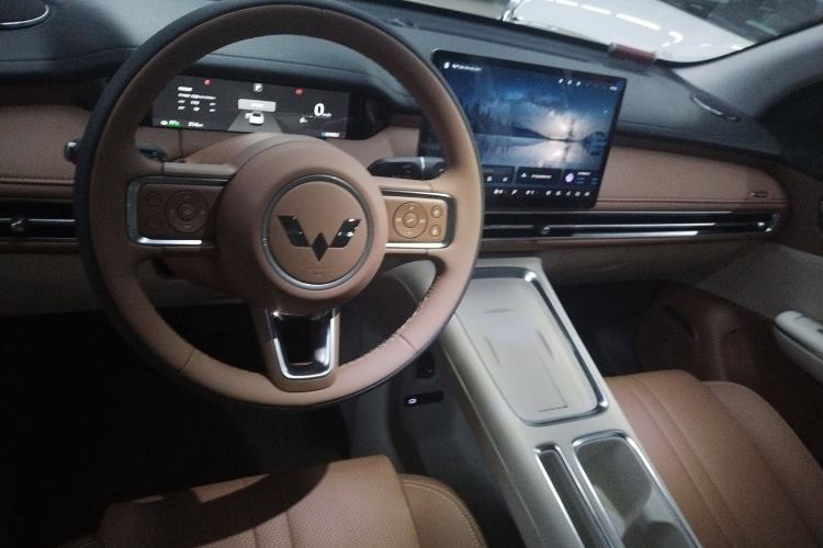 Used Wuling Bingo S 2025 Model 325km Deluxe Edition Interior 5