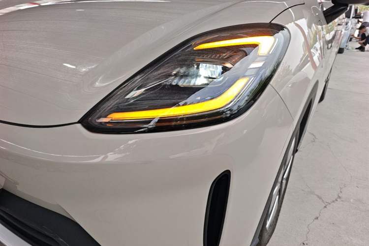 Used Wuling Bingo S 2025 Model 325km Deluxe Edition Left Front Headlight