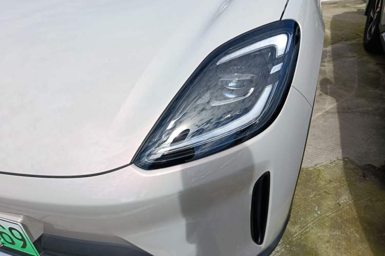 Used Wuling Bingo S 2025 Model 325km Deluxe Edition Left Front Headlight