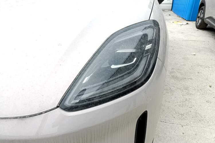 Used Wuling Bingo S 2025 Model 325km Deluxe Edition Left Front Headlight