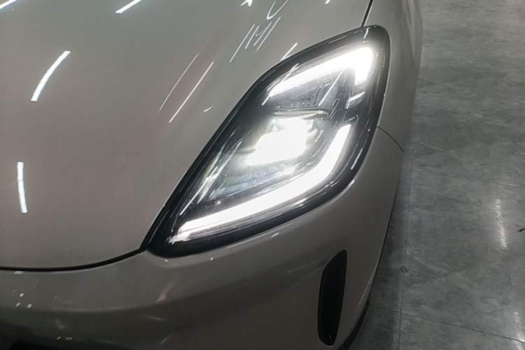 Used Wuling Bingo S 2025 Model 325km Flagship Edition Left Front Headlight