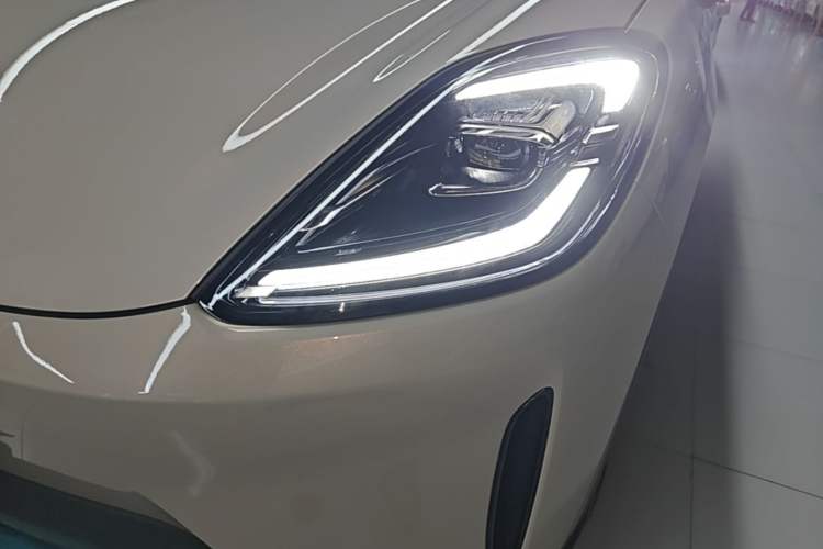 Used Wuling Bingo S 2025 Model 430km Flagship Edition Left Front Headlight