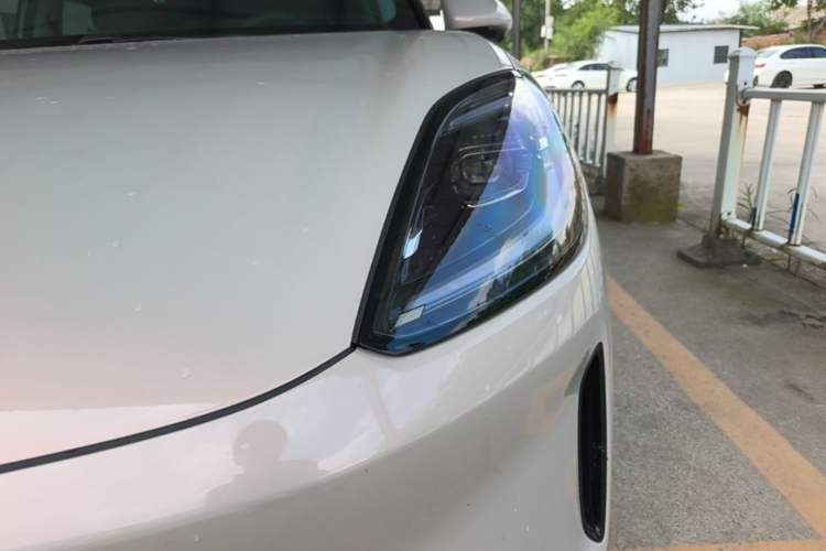 Used Wuling Bingo S 2025 Model 325km Deluxe Edition Left Front Headlight