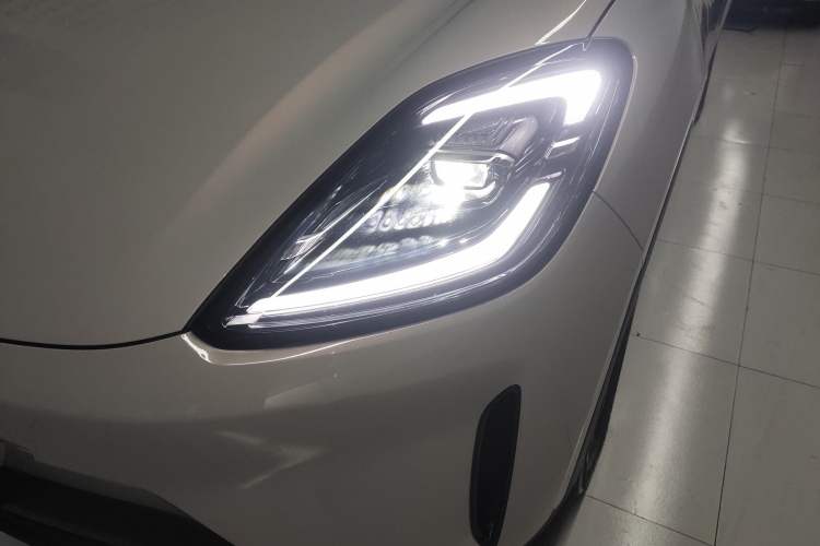 Used Wuling Bingo S 2025 Model 430km Flagship Edition Left Front Headlight