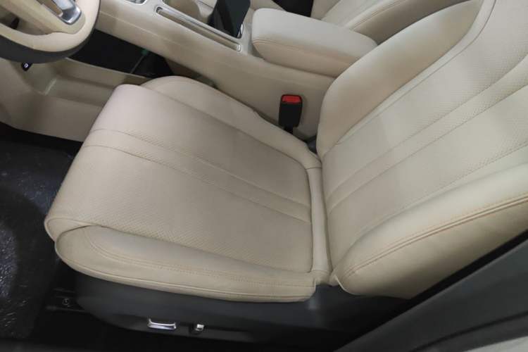 Used Wuling Bingo S 2025 Model 325km Flagship Edition Left Front Seat