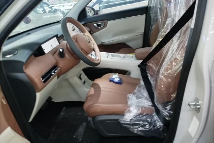 Used Wuling Bingo S 2025 Model 325km Deluxe Edition Left Front Seat