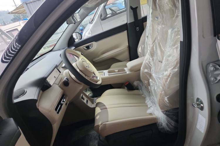 Used Wuling Bingo S 2025 Model 430km Deluxe Edition Left Front Seat