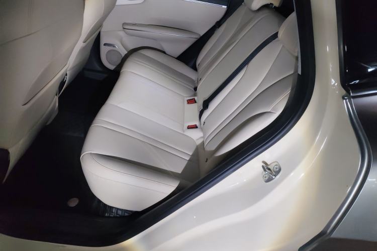 Used Wuling Bingo S 2025 Model 430km Flagship Edition Left Rear Seat