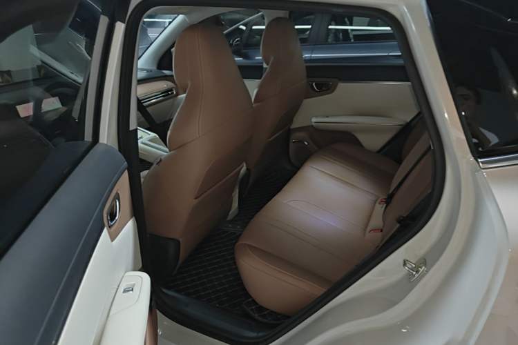 Used Wuling Bingo S 2025 Model 430km Flagship Edition Left Rear Seat