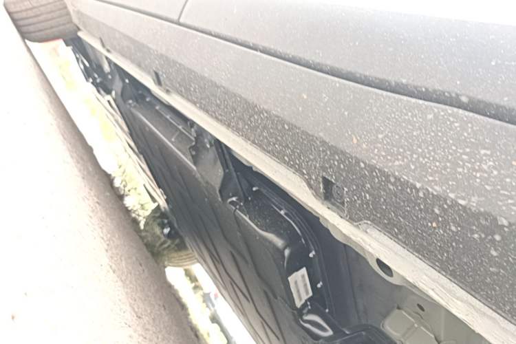 Used Wuling Bingo S 2025 Model 325km Deluxe Edition Left Side Sill