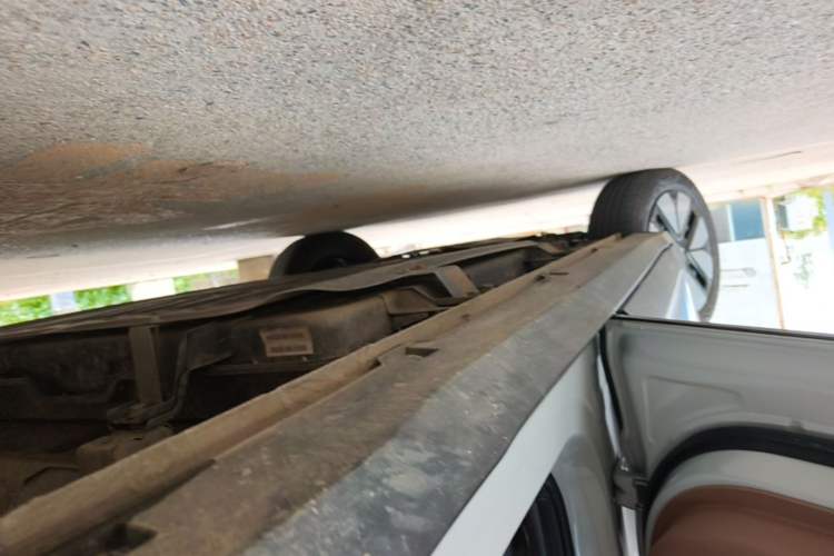 Used Wuling Bingo S 2025 Model 325km Deluxe Edition Left Side Sill
